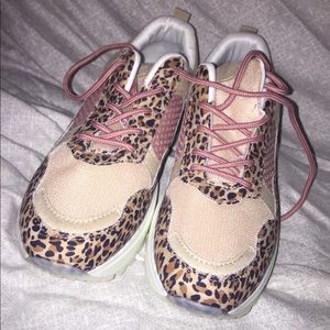 Cheetah fashion sneakers